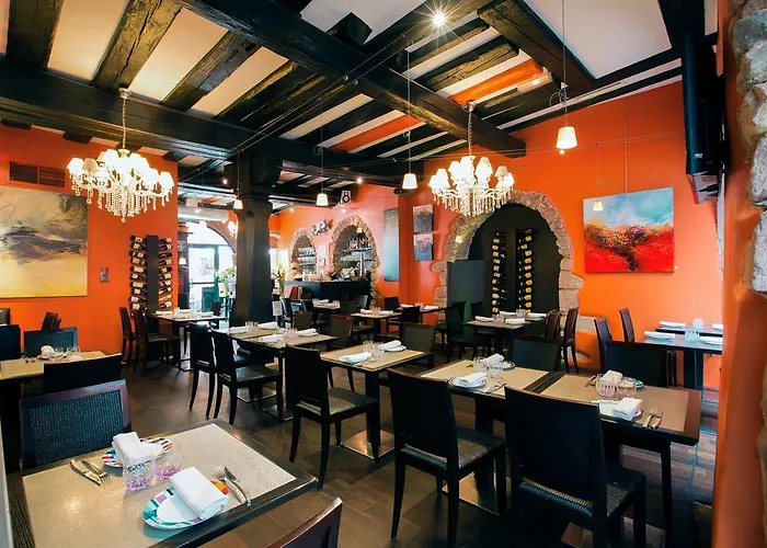 Le B. Suites, Chambres&Restaurant