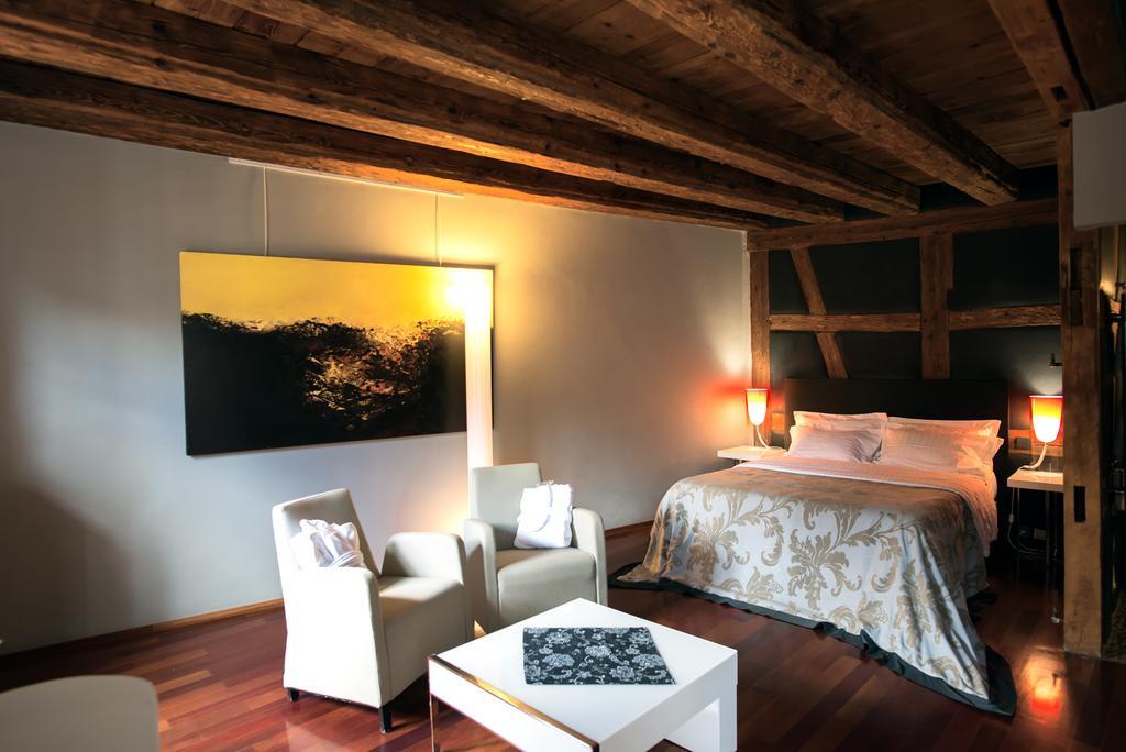 Le B. Suites, Chambres&restaurant Riquewihr