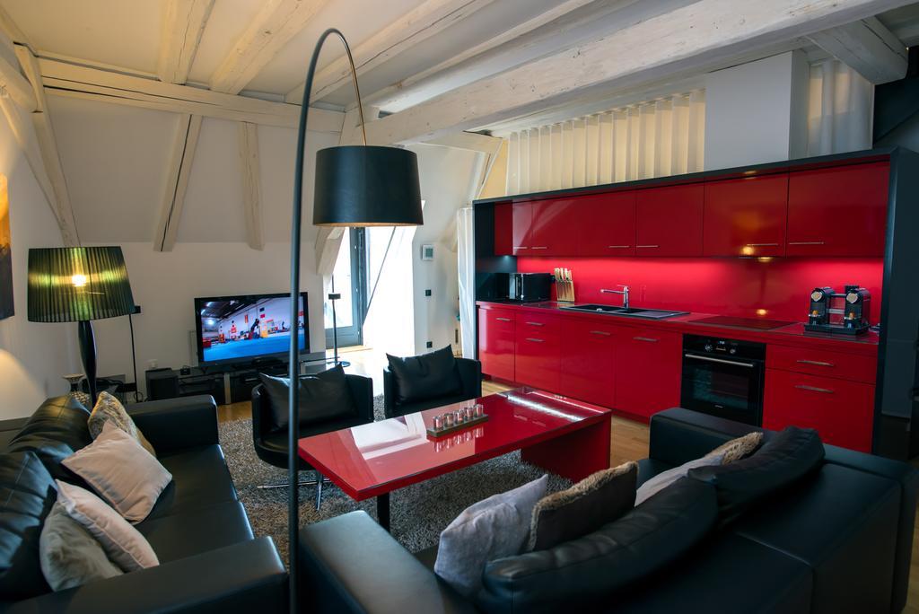 Le B. Suites, Chambres&restaurant Couette-café