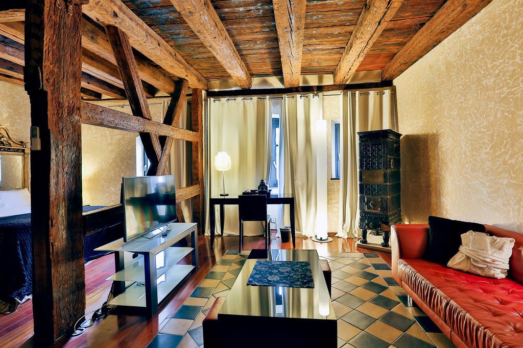 Le B. Suites, Chambres&restaurant Riquewihr