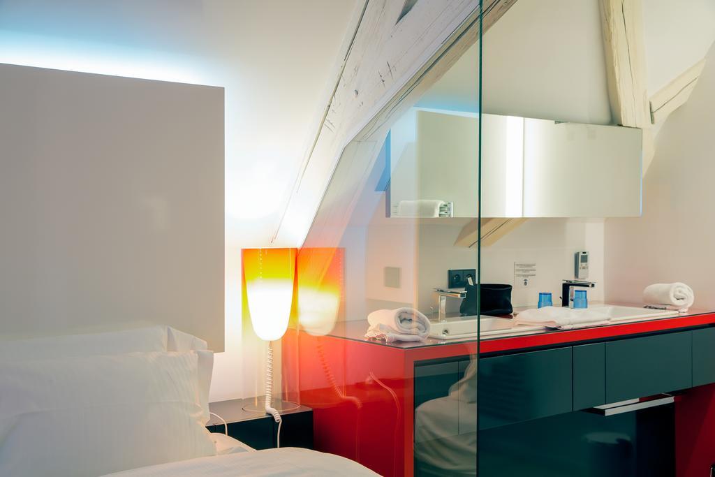 Le B. Suites, Chambres&restaurant 2*