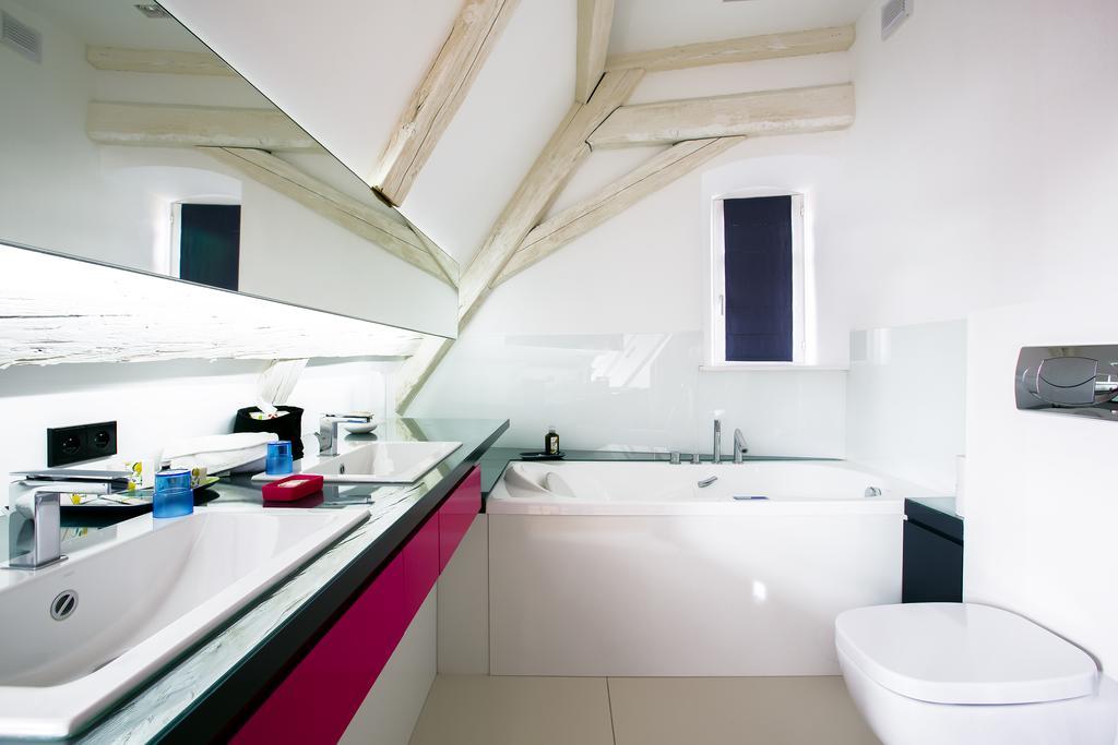 Le B. Suites, & Restaurant 2*